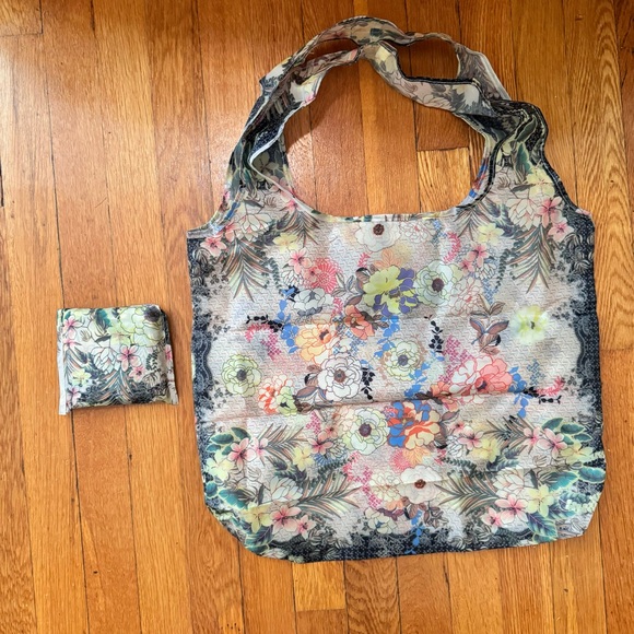 Johnny Was set of 2 Tote Bags - Picture 3 of 9